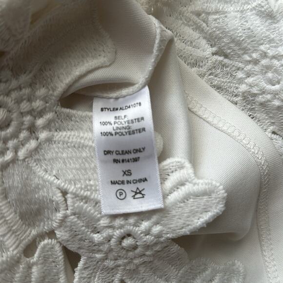 ASTR Dress Mini Cocktail White Floral Lace Sheath Fitted Bridal Summer X Small - Picture 9 of 9